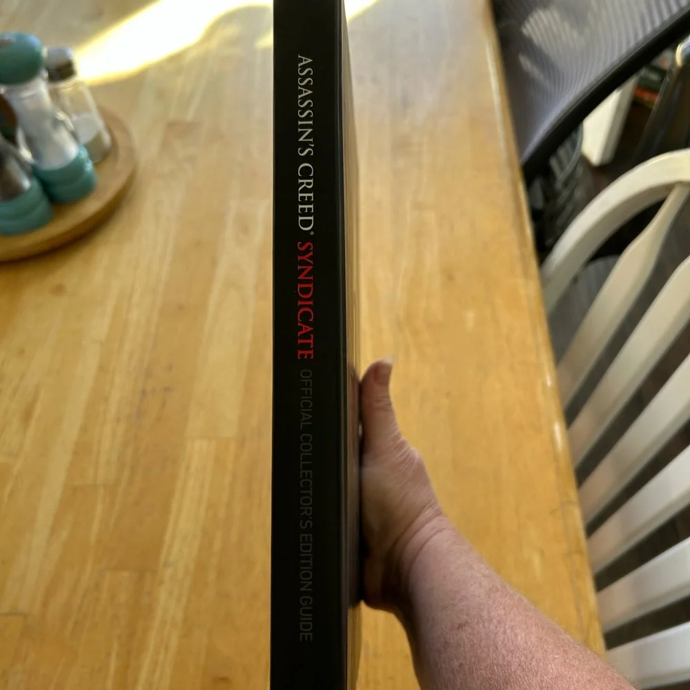 Assassins Creed Syndicate Official Collectors Edition Guide